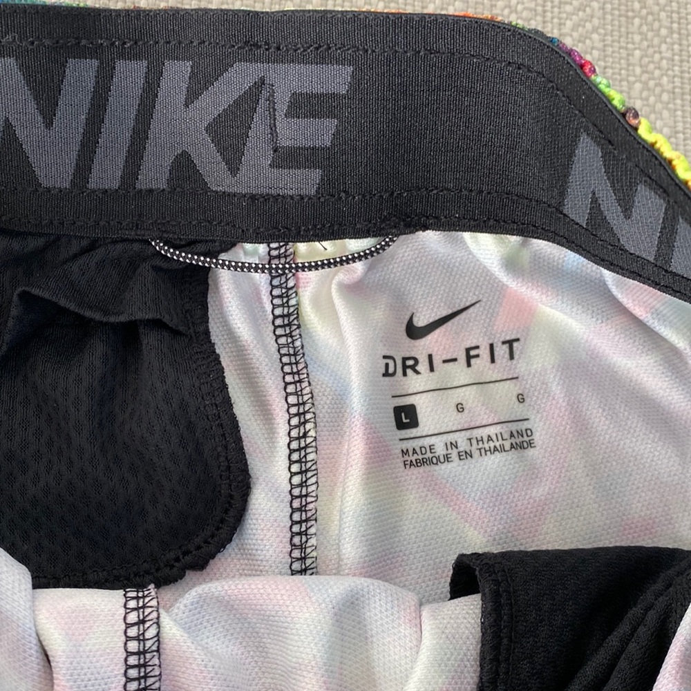 NIKE Multicolored Youth Size L Basketball shorts NWOT - Picture 5 of 9